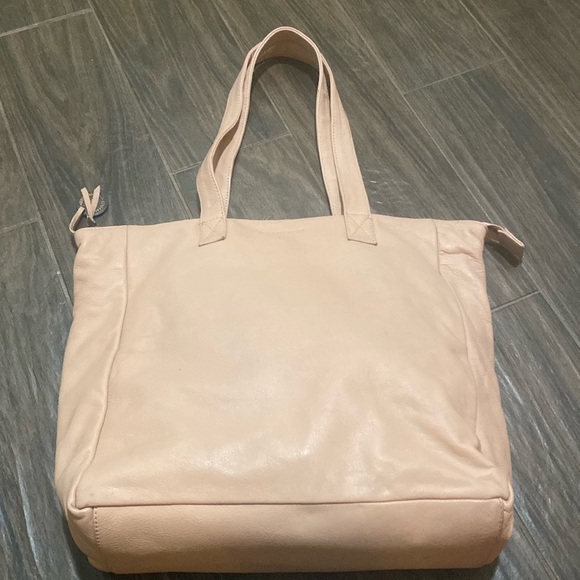 Elegant Cream Tote Bag - Picture 1 of 10